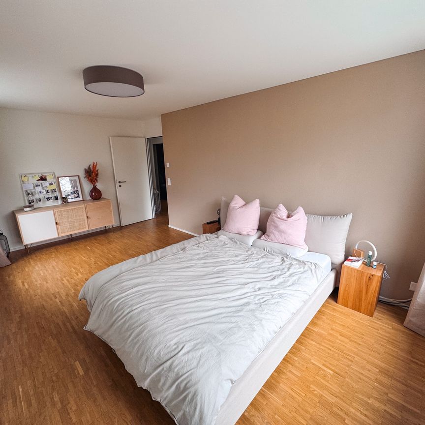 Möblierte 3.5 Zimmer Wohnung in Kriens mit Balkon & Bergsicht - Photo 1