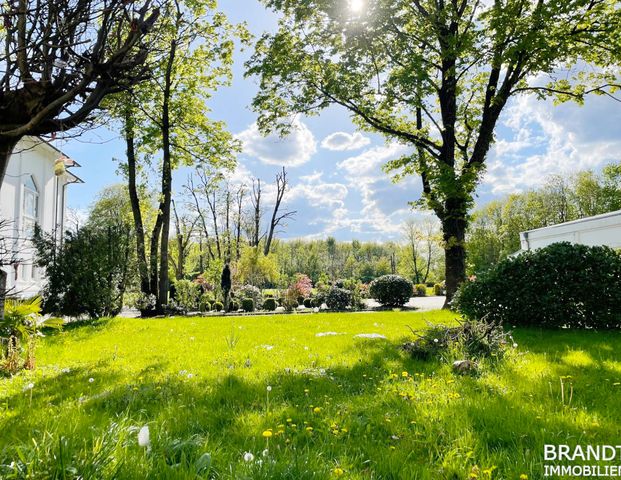 Möbliertes Haus - ehemaliges Gesindehaus mit Kamin, Terrasse und Garten in parkähnlicher Anlage! - Photo 1