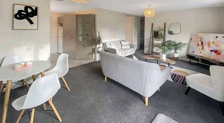 Partly Furnished Standalone House - Photo 5