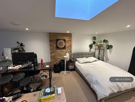 1 bedroom flat to rent - Photo 4