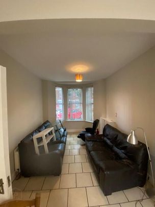 All Bedrooms Upstairs, 3 Collingwood Avenue, Queens Quarter, Belfast, BT7 1QT - Photo 1