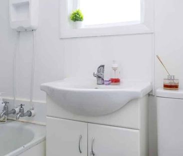 **Charming Two-Bedroom Standalone Home in Turangi** - Photo 3