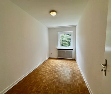 Dem Ortskern so nah! Gut geschnittene 2,5 Zi.-Wohnung in Volksdorf! - Photo 1