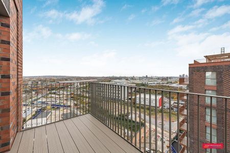 2 bedroom flat to rent - Photo 2