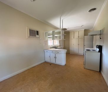 16 Eyre Highway, Port Augusta West - Photo 5