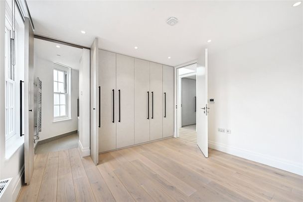 Portland Place, W1B, London - Photo 1