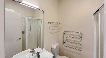 Great Two Bedroom Townhouse - Photo 2