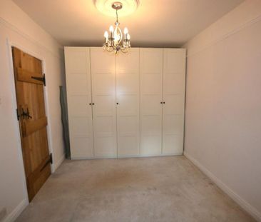 2 bedroom bungalow to rent - Photo 2