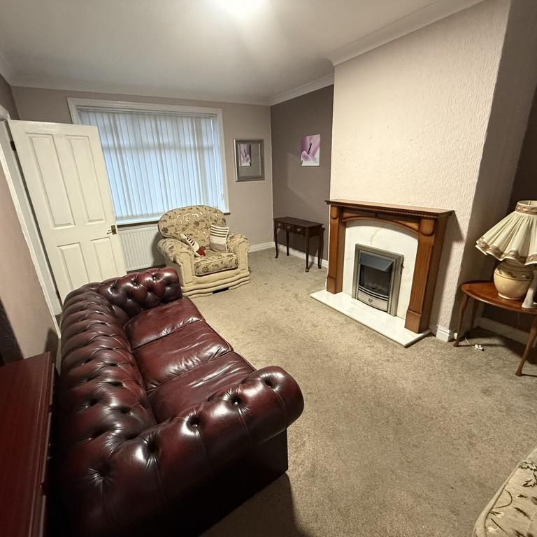 3 bedroom semi-detached house to rent - Photo 1