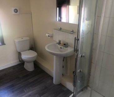 2 bedroom cottage to rent - Photo 1