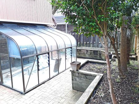 Tasteful home with conservatory in EGGZ - Photo 5