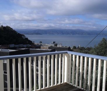 Fully furnished three bdrm three bthm with wifi - Photo 1