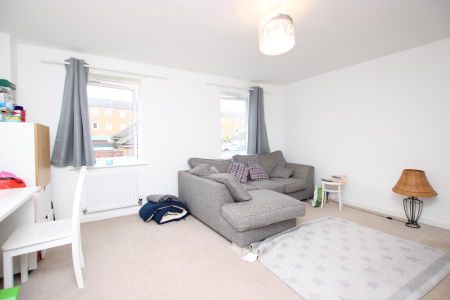 4 bedroom terraced house to rent - Photo 4