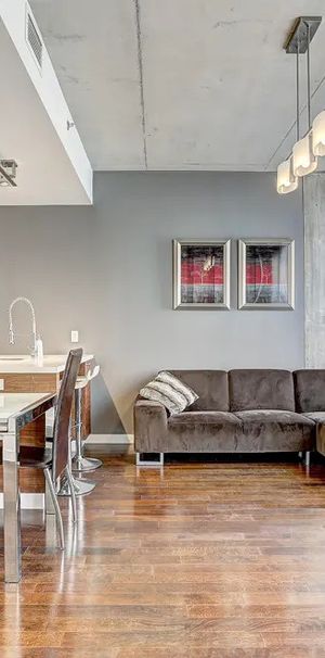 Old Port - Superb 2 Bed 2 Bath Loft - Photo 1