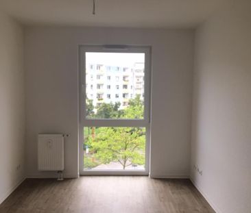 Moderne 3-Zimmer Wohnung mit Aufzug und EBK - Foto 1