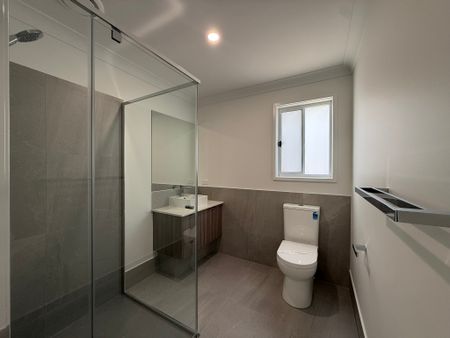 2/15 Kashmir Circuit, Greenbank QLD 4124 - House For Rent | Domain - Photo 2