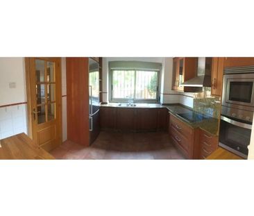 Luxury Semidetached House for rent in Marbella, Spain - Photo 3