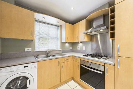 2 bedroom semi-detached house to rent - Photo 5