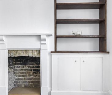 This charming and unique two-bedroom Victorian conversion offers ge... - Photo 2