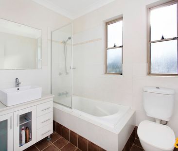 Coastal Living with Space, Style & Convenience - Photo 6