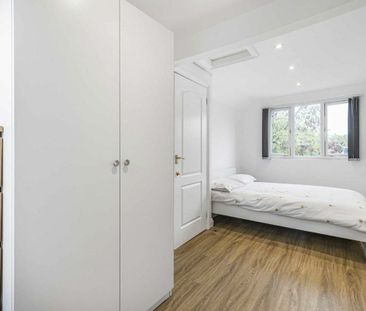 Clarence Mews, Rotherhithe, SE16 - Photo 2