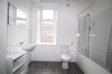 3 bedroom terraced house to rent - Photo 4