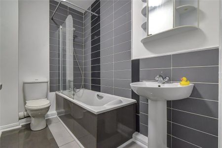 3 bedroom semi-detached house to rent - Photo 5