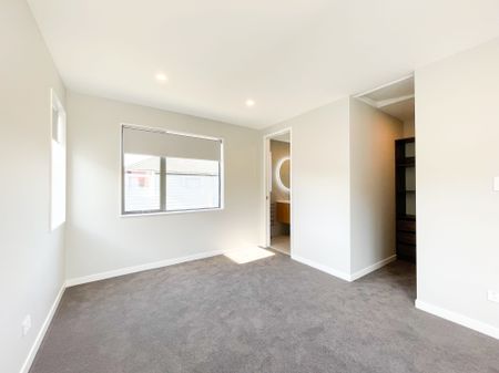 4 Bedrooms on Dexter Ave - Photo 5