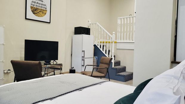 Battersea Park Road - Photo 1