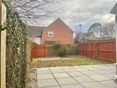 Miller Way, Exminster, EX6 - Photo 2