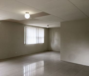 LARGE TWO BEDROOM APARTMENT! - Photo 6