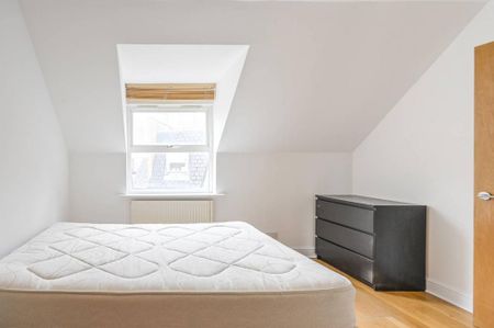 3 bedroom flat to rent - Photo 4