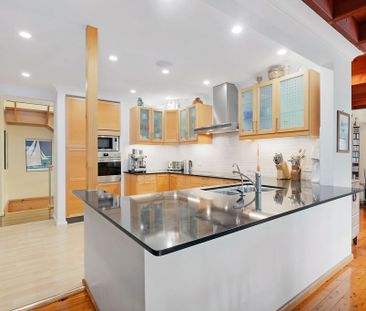 Elegant Family Home in a Private Cul-de-Sac with Pool and Outdoor E... - Photo 3