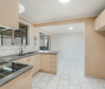 2/8 Owen Stanley Rd, Glenfield NSW - Photo 6