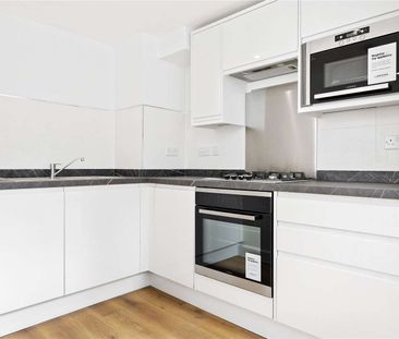An exceptional one bedroom apartment set in a popular development. - Photo 6