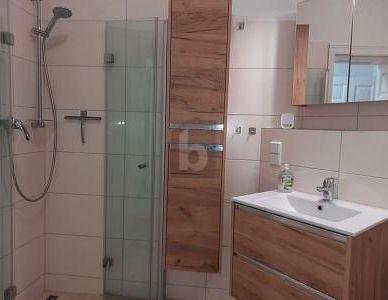 STILLVOLLE ELEGANZ MIT VORGARTEN - Foto 1