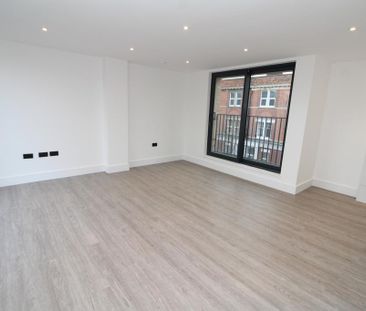 4 bedroom terraced house to rent - Photo 2