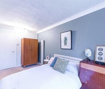 Whitlock Drive, London, SW19 - Photo 5