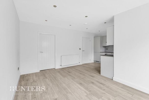 4 bedroom semi-detached house to rent - Photo 1