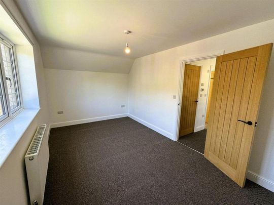 East Anstey, Tiverton - Photo 1