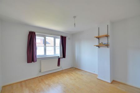 4 bedroom house - semi-detached - Photo 3