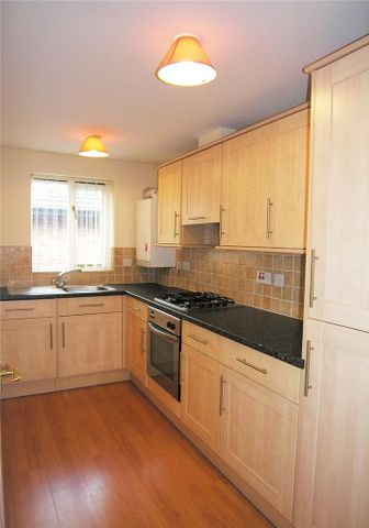 2 bedroom flat to rent - Photo 4