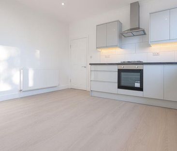 3 bedroom flat to rent - Photo 6