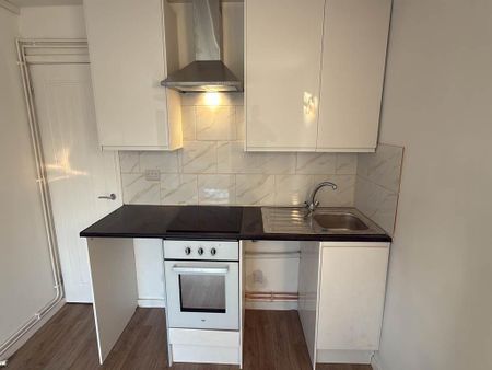 2 bedroom flat to rent - Photo 3