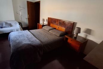 Quarto amplo individual em Braga Lamacaes