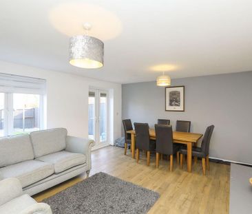 3 bedroom semi-detached house to rent - Photo 2