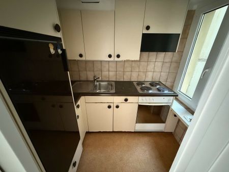 Luminous 3-room apartment in the center of Biel. - Photo 3