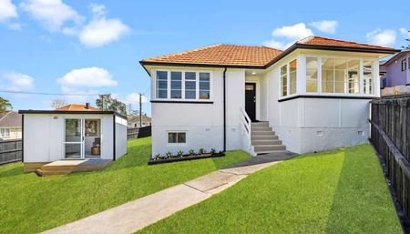 Stunning 3 bedrooms house in Central Mt Roskill - Photo 5