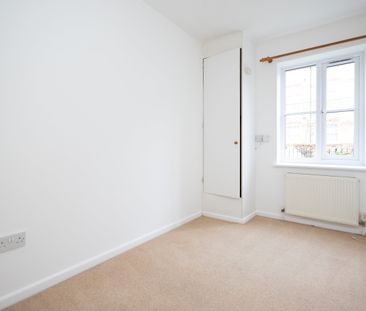 2 bed flat to rent in Apex Court, 82 Avenue Road, BH23 - Photo 3