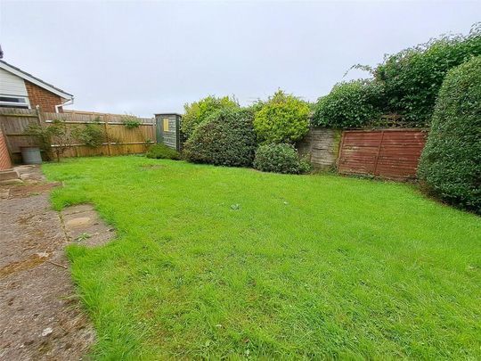 3 bedroom bungalow to rent - Photo 1